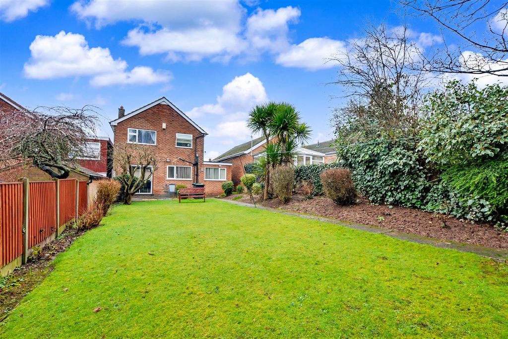 Property photo 2 of 22 Garden_2.Jpeg