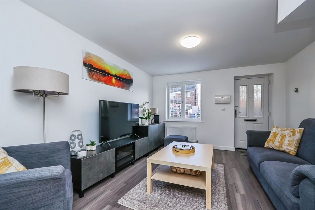 Property photo 2 of 17