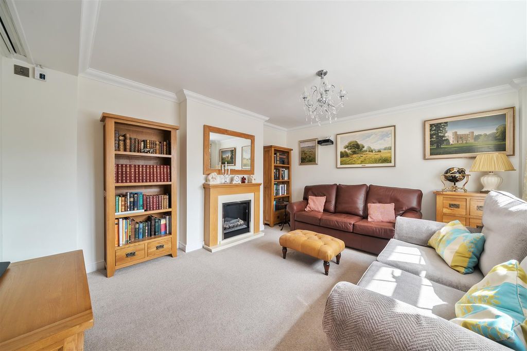 Property photo 2 of 14 Sitting Room