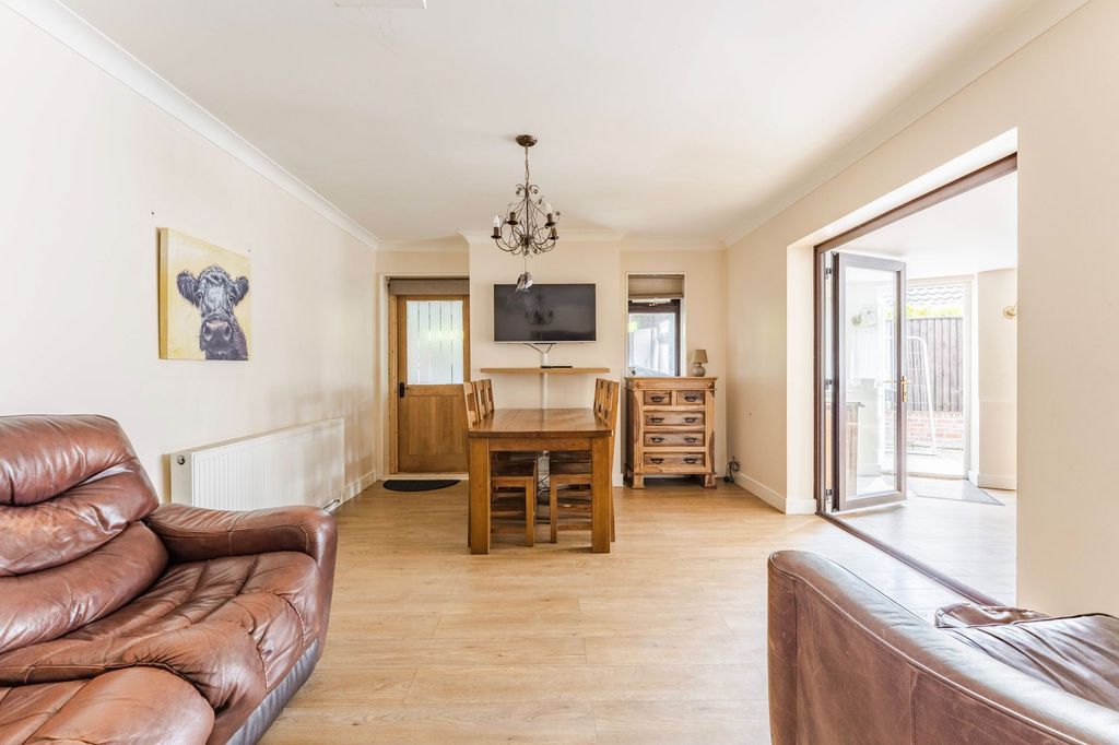 Property photo 3 of 30