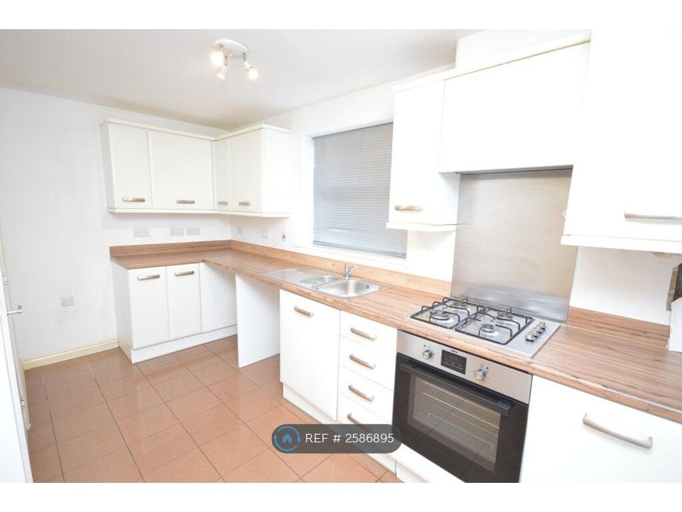 Property photo 3 of 15 Kitchen