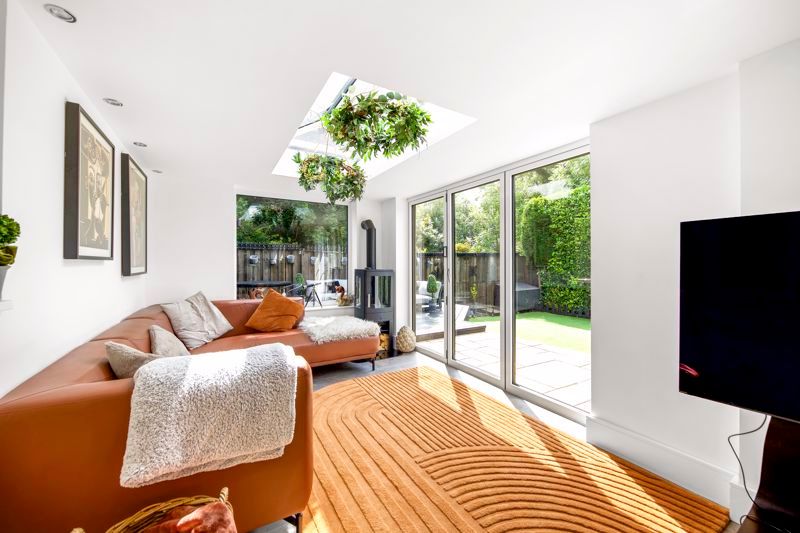 Property photo 2 of 40 Living-Room