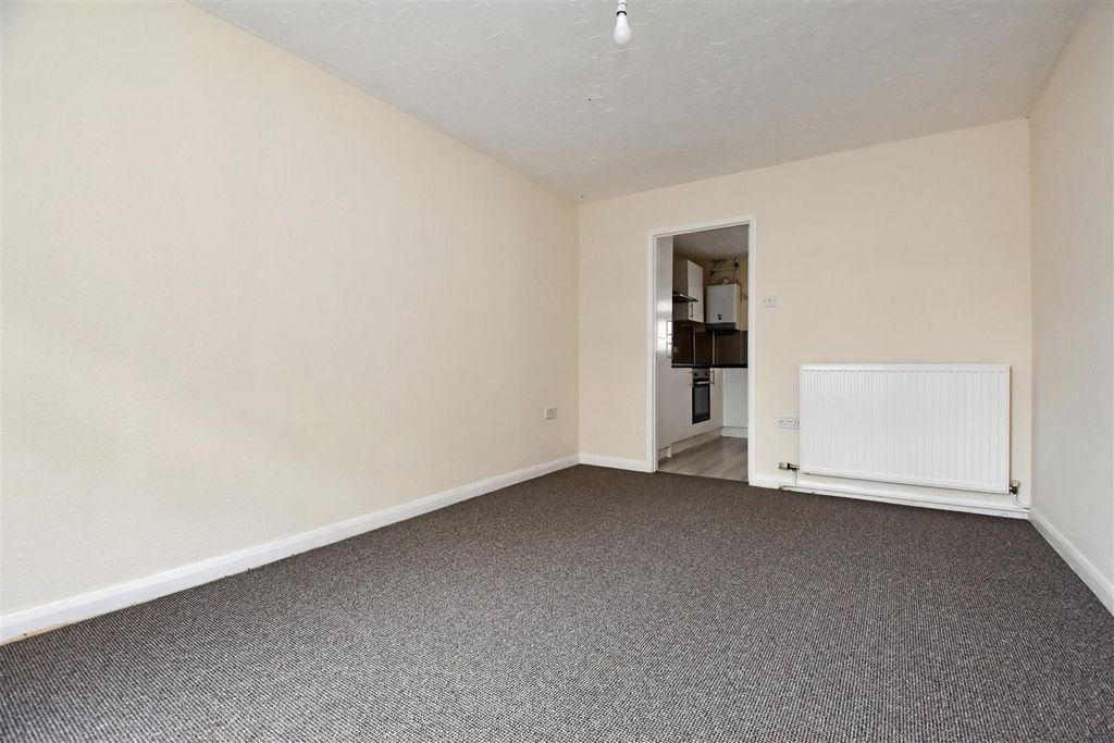 Property photo 3 of 9 Ph2_6262345.Jpg