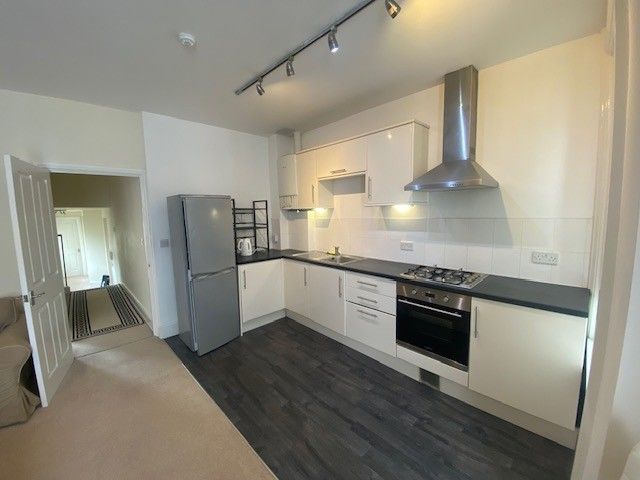 Property photo 3 of 7 Kitchen