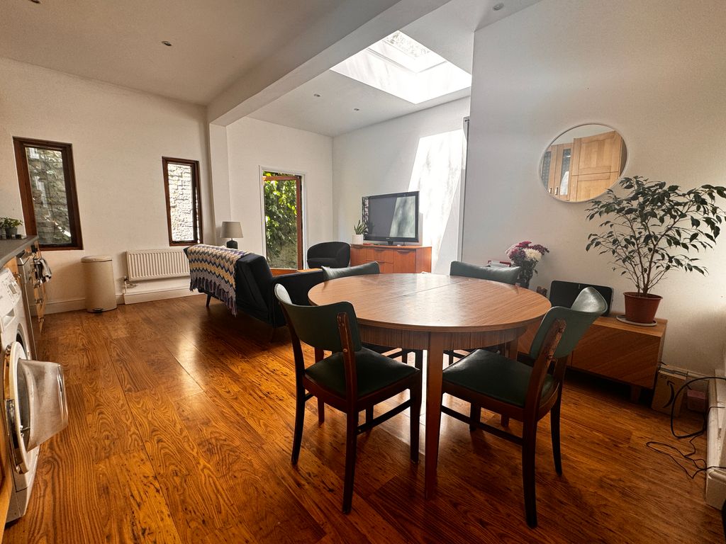 Additional image 13 of 3 bed maisonette for saleLiverpool Road, London N1