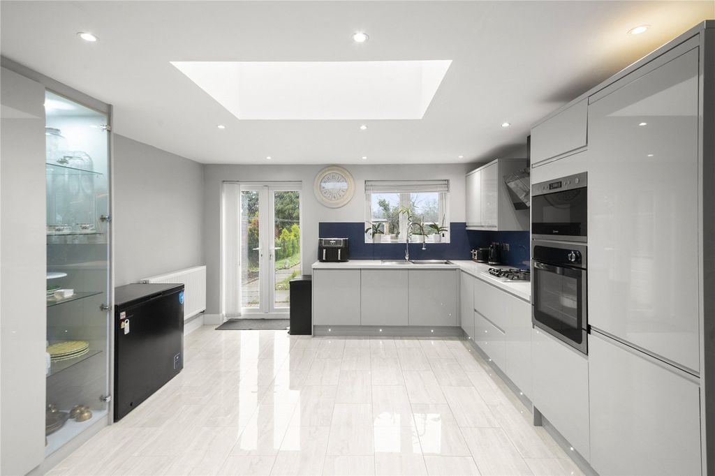 Property photo 2 of 17 Picture No. 09