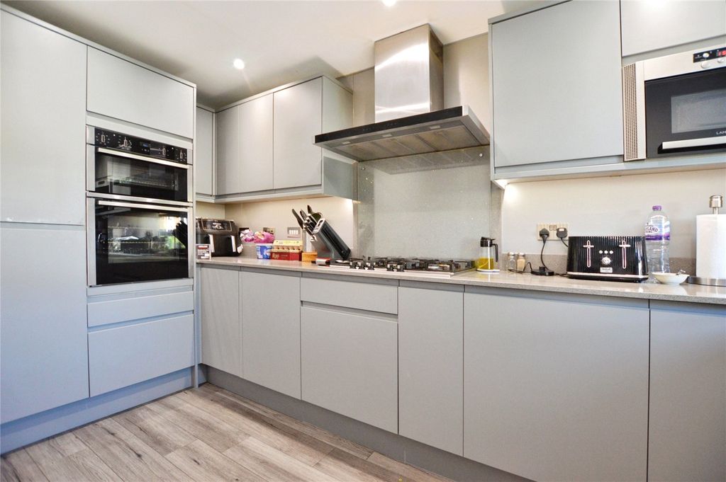 Property photo 2 of 16 Kitchen