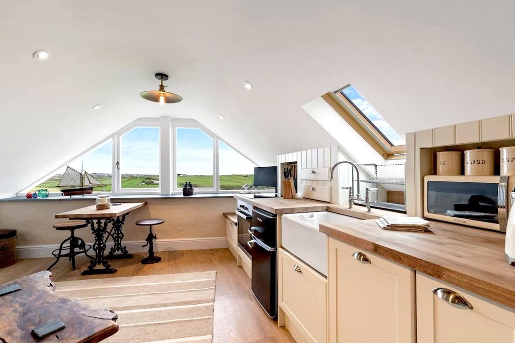 Property photo 3 of 25 Picture No. 35