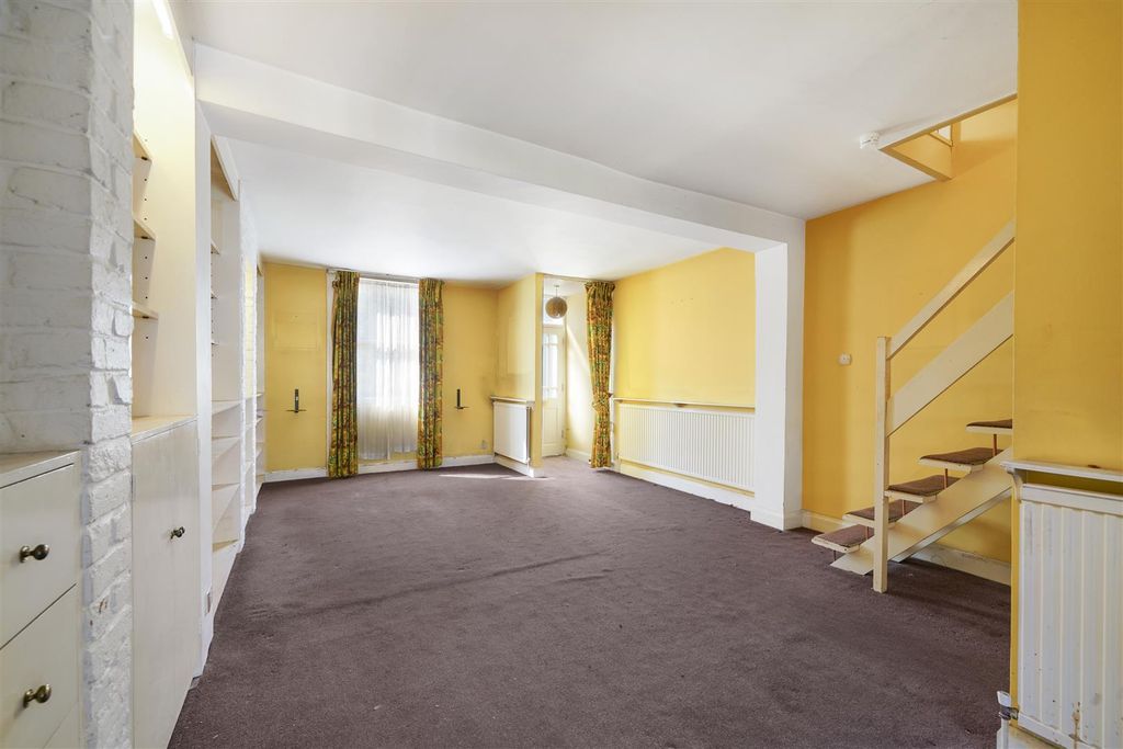 Property photo 2 of 15 Lifford Street