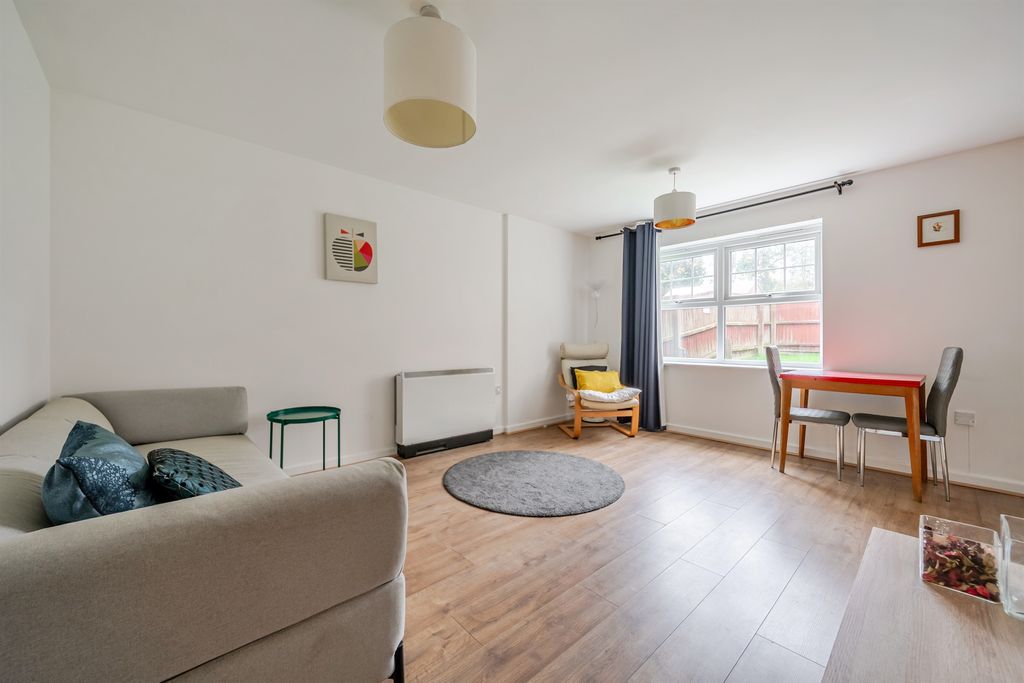 Property photo 3 of 12