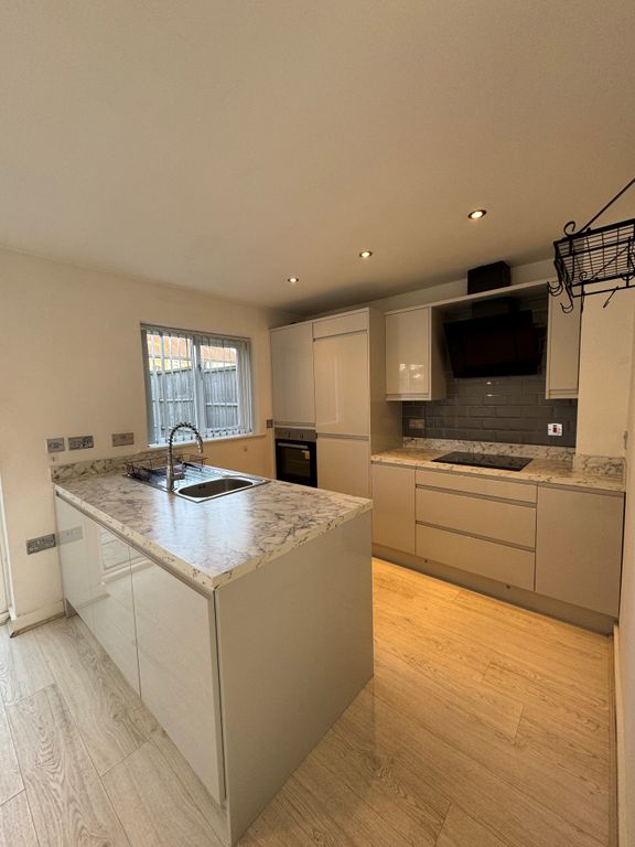 Property photo 2 of 15 11
