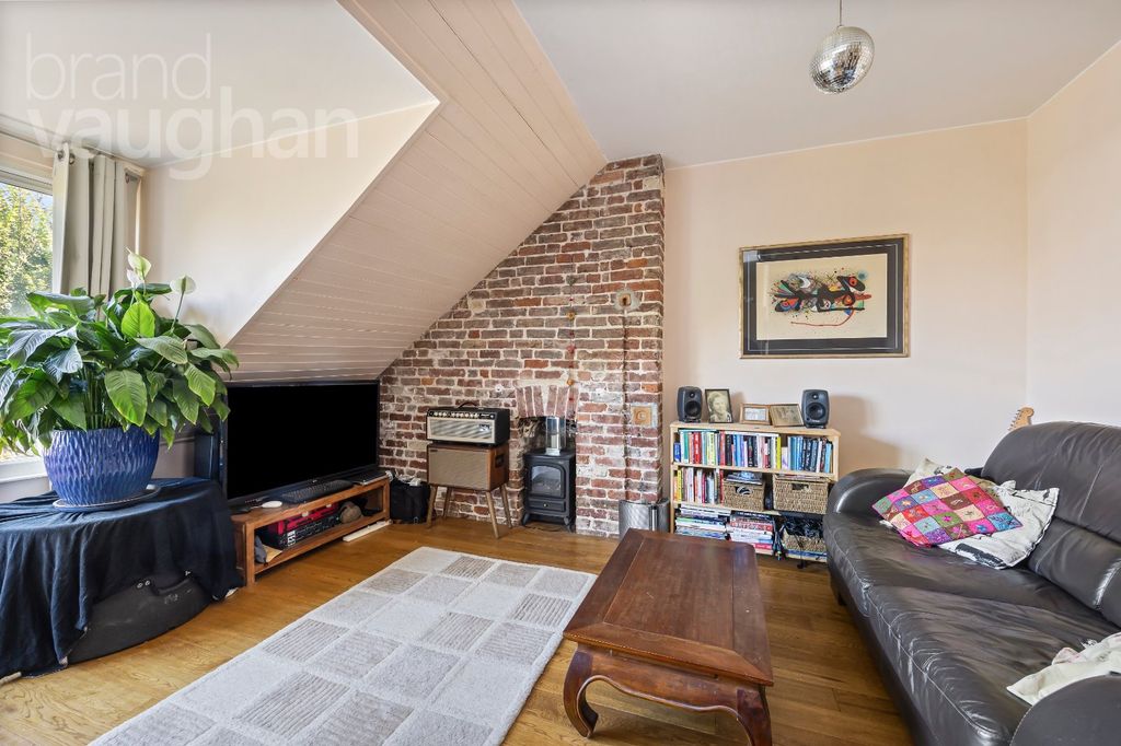 Property photo 3 of 17 Picture No. 11