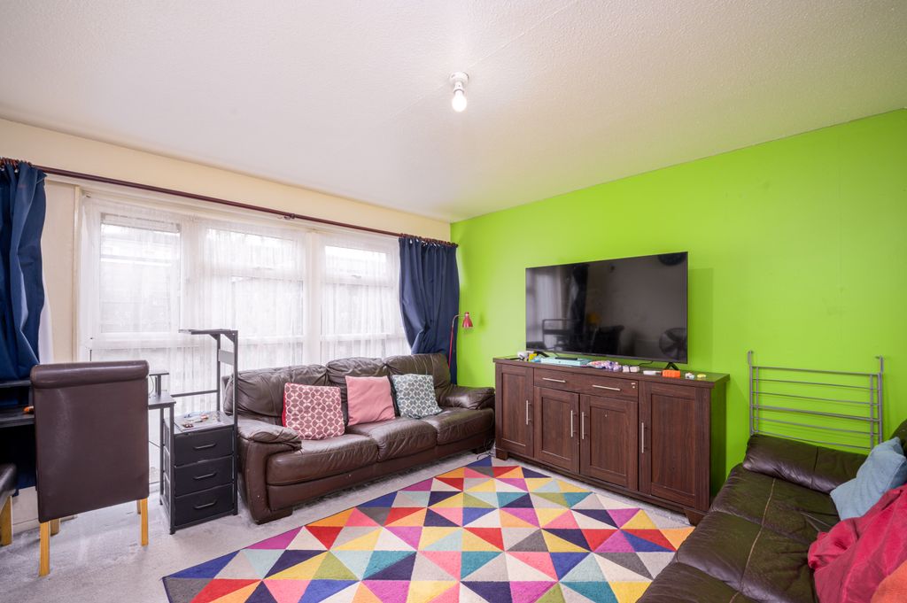 Property photo 1 of 19 04