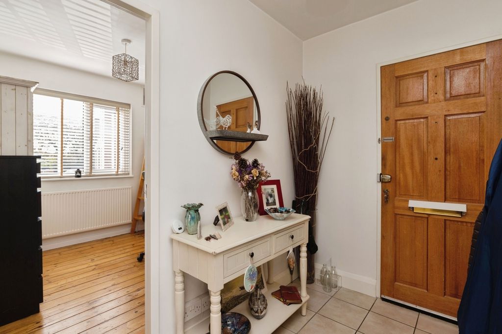 Property photo 3 of 14 Photo