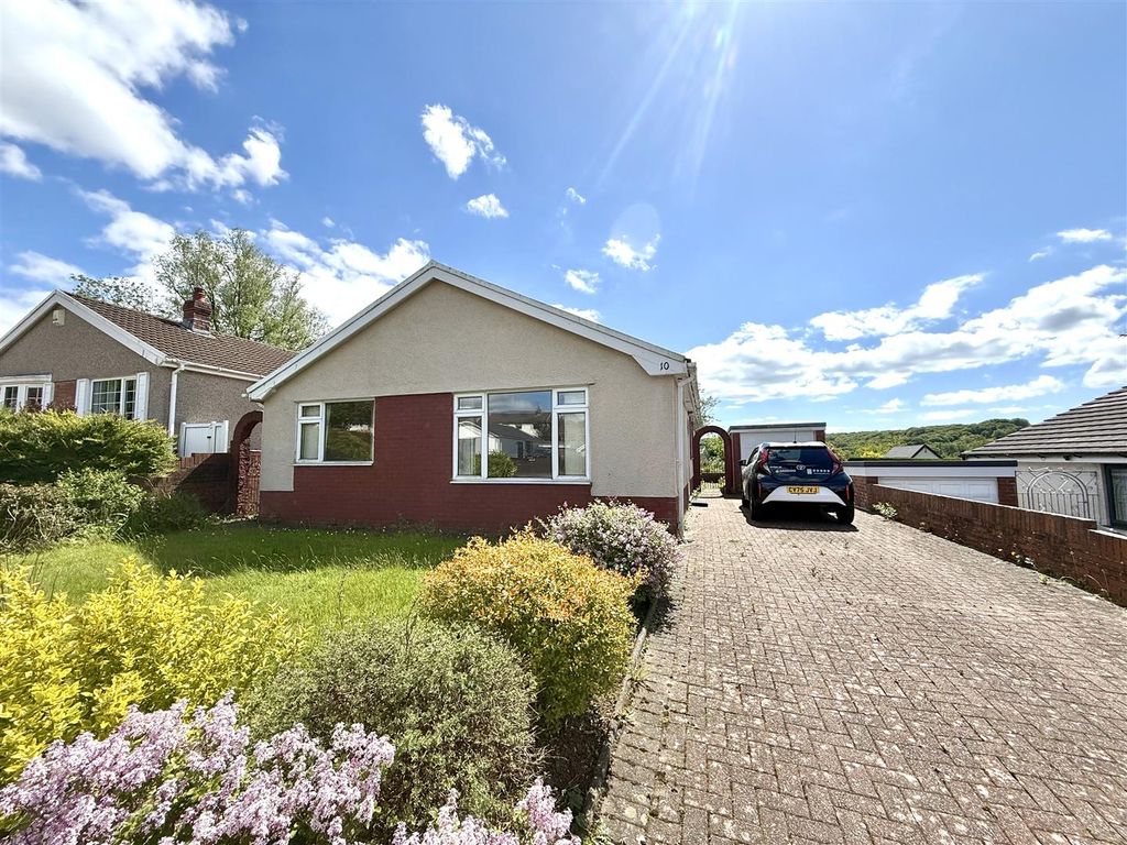 Property photo 1 of 20 External