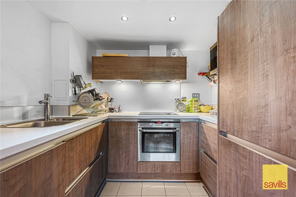 Property photo 3 of 20 Kitchen