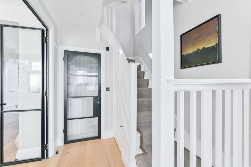 Property photo 1 of 27