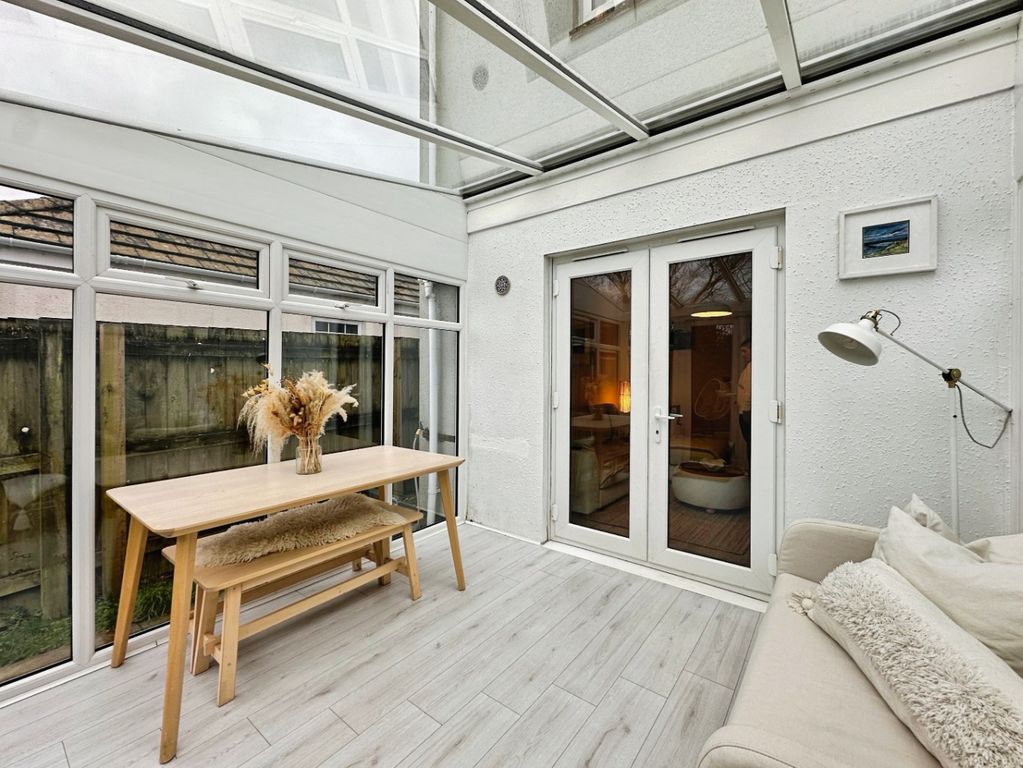 Property photo 3 of 21 4869792