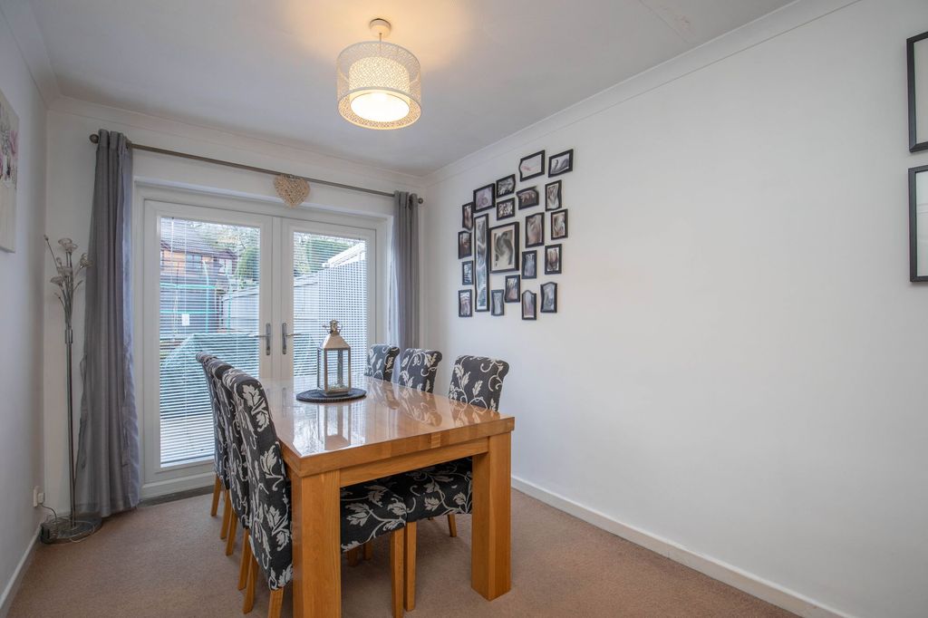 Property photo 3 of 26