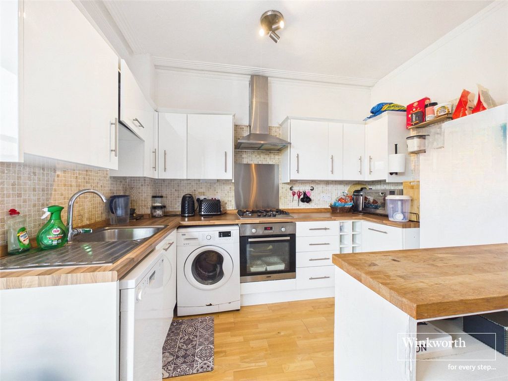 Property photo 3 of 10 Picture No. 12