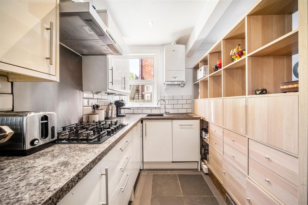 Property photo 2 of 16 Kitchen