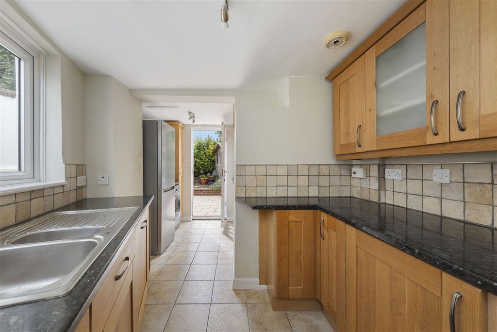 Property photo 2 of 19 30 Cooper Road-20.Jpg