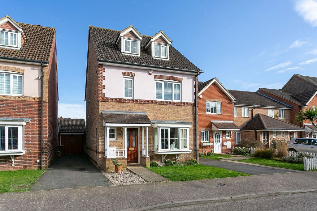 Property photo 1 of 32