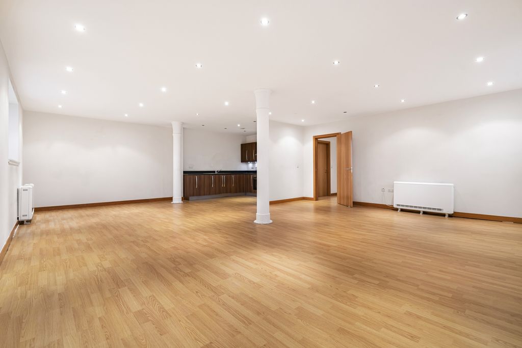 Property photo 3 of 13 Photo 2