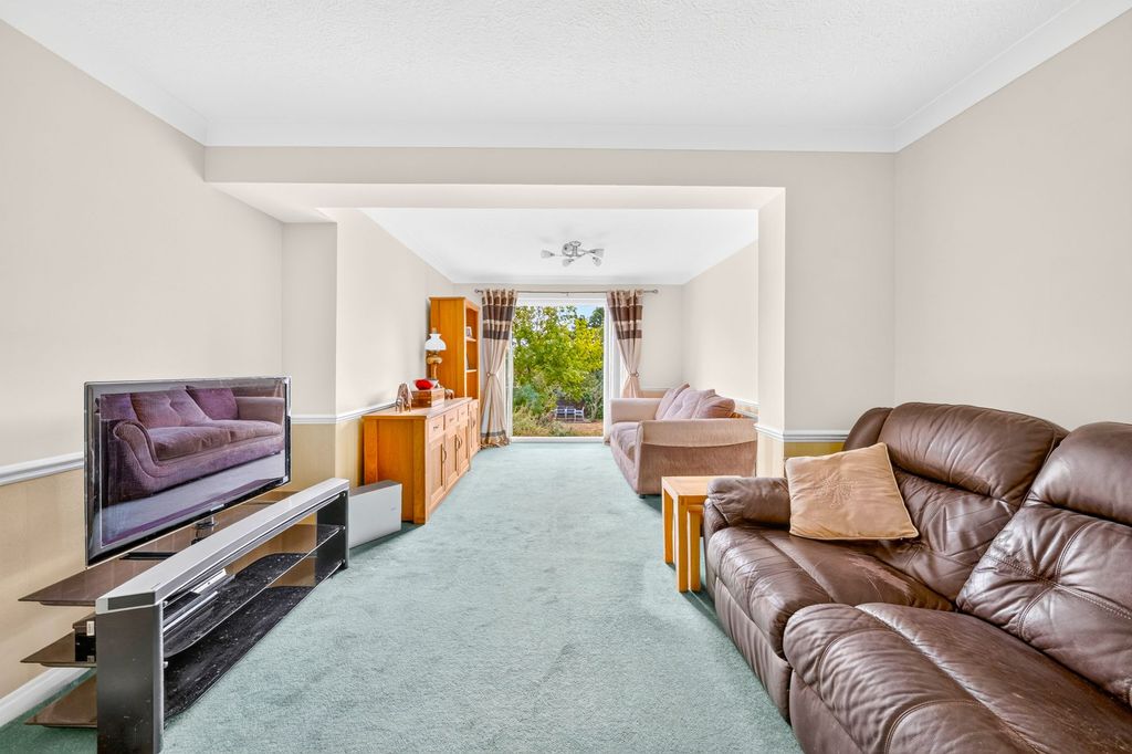 Property photo 3 of 27