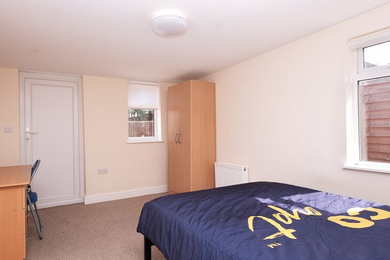 Property photo 1 of 11 Bedroom 1