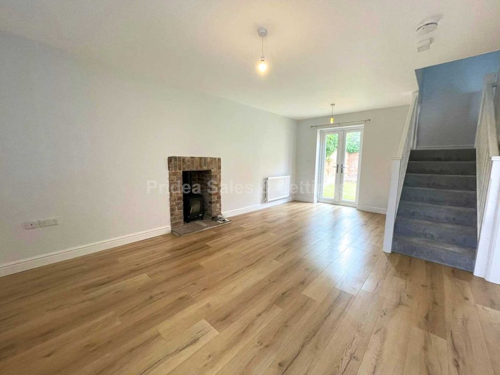 Property photo 3 of 9