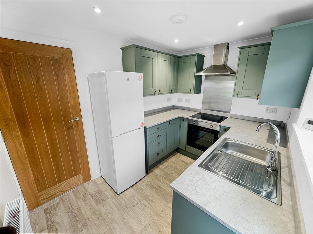 Property photo 2 of 14 1F4393Baf83Be0B5521Ab5dc99Dfef8c87ce7226.Jpg