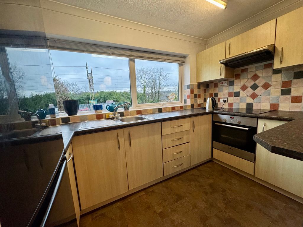 Property photo 2 of 6 White5