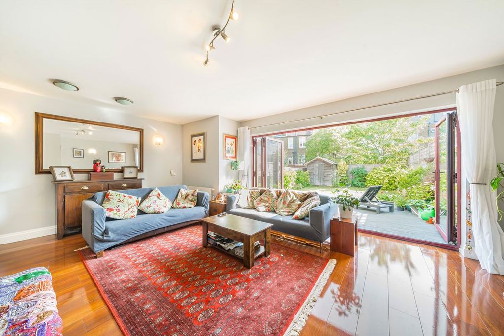 Property photo 2 of 9