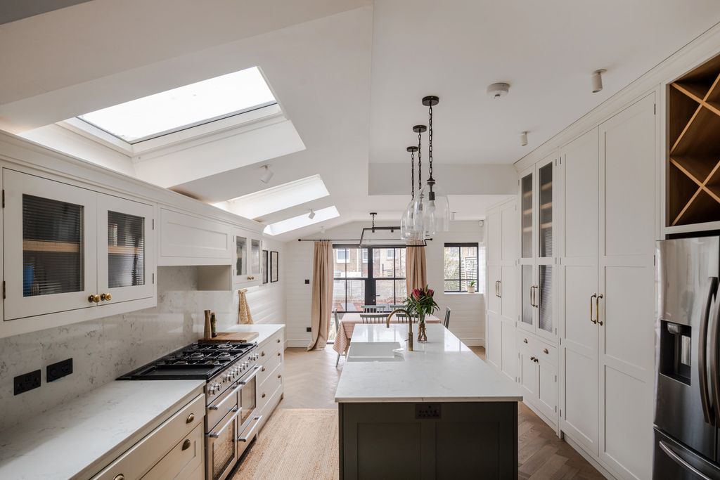 Property photo 1 of 30 A0Op6000006MV05Mag_N7_Webres.Jpg