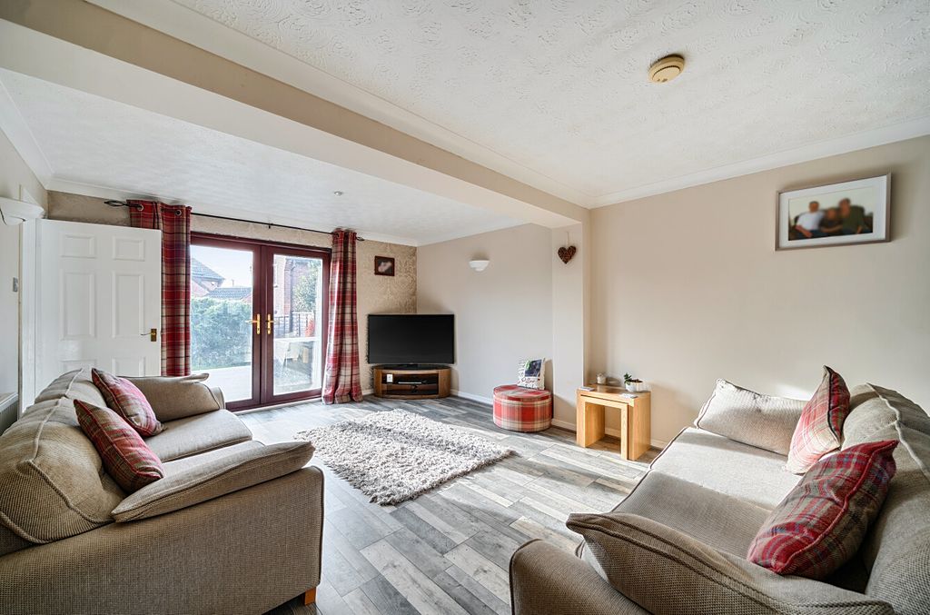 Property photo 3 of 20 137285218690338A27A5c6
