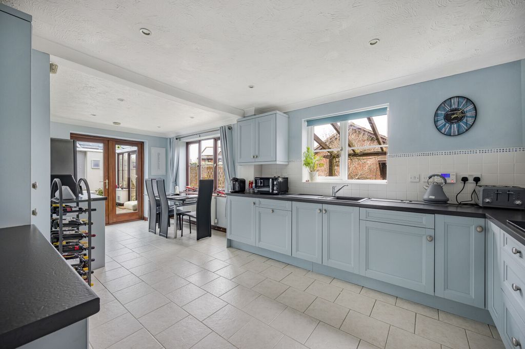 Property photo 3 of 27 37_72071