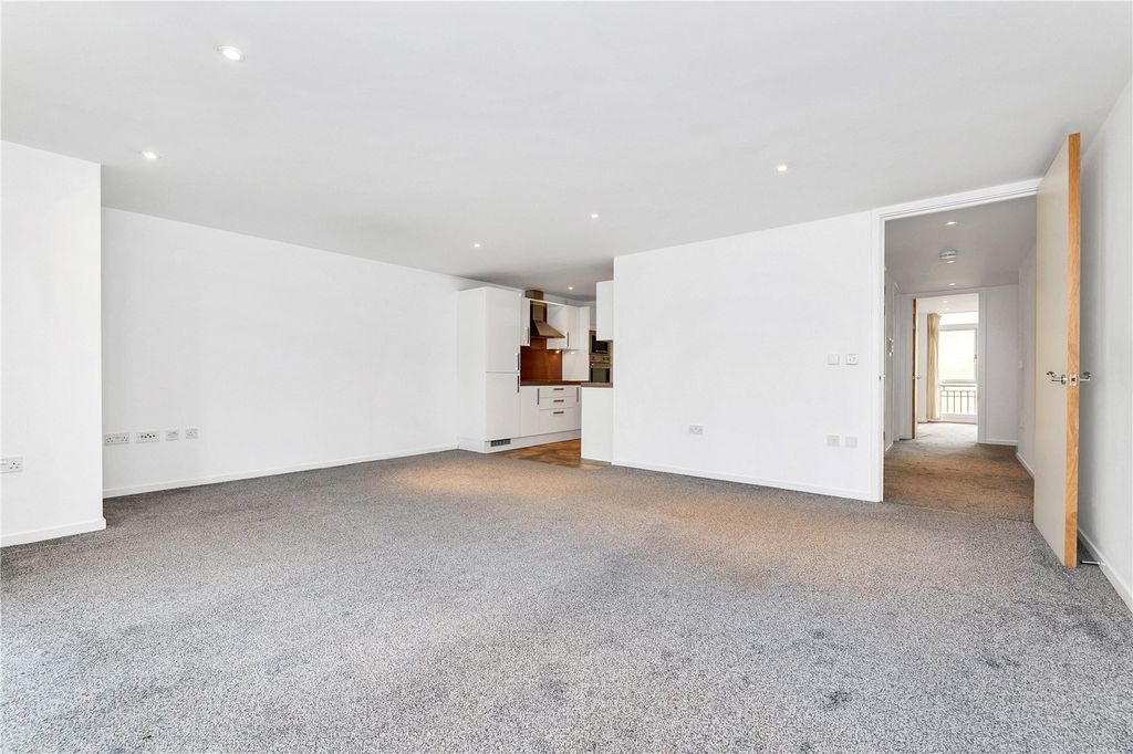 Property photo 3 of 13 Picture No. 11