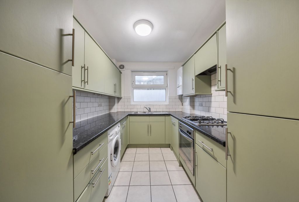 Property photo 2 of 8 Kitchen