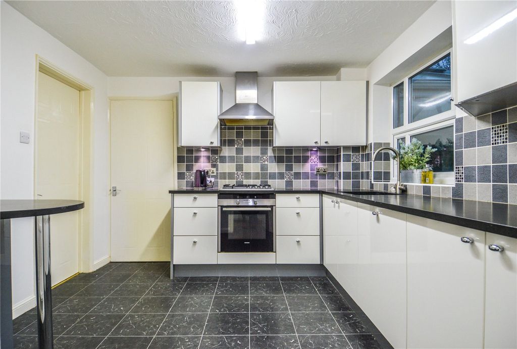 Property photo 2 of 15 Picture No. 13