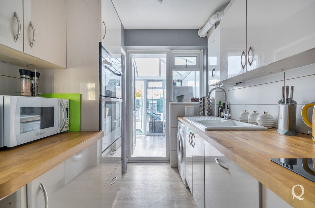 Property photo 2 of 19 A40Ccd25-3ee0-41E...