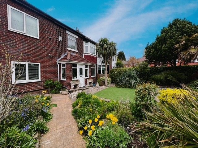 Property photo 1 of 17