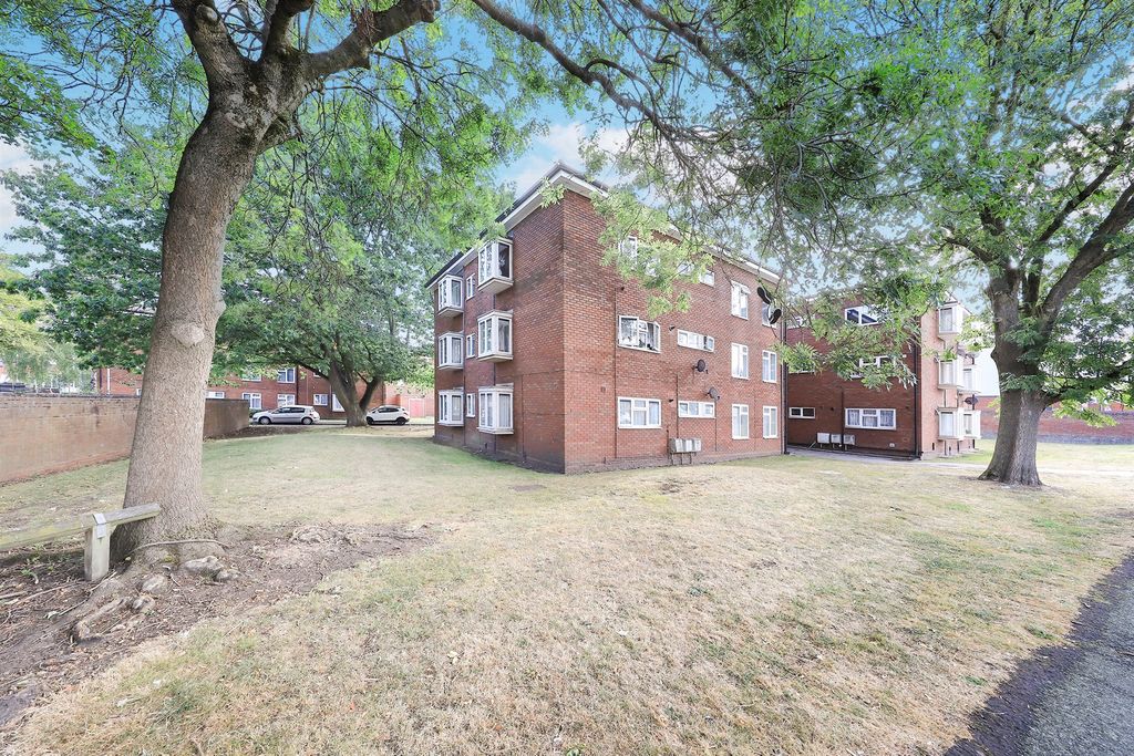 Property photo 1 of 12