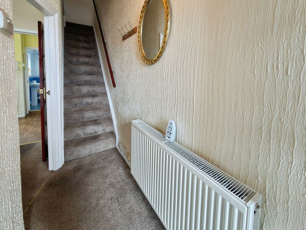 Property photo 2 of 24