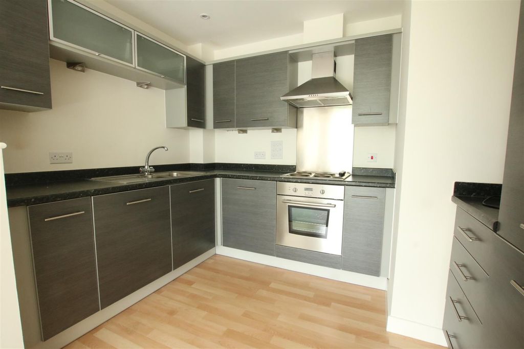 Additional image 6 of 2 bed flat for saleHighbury Drive, Leatherhead KT22