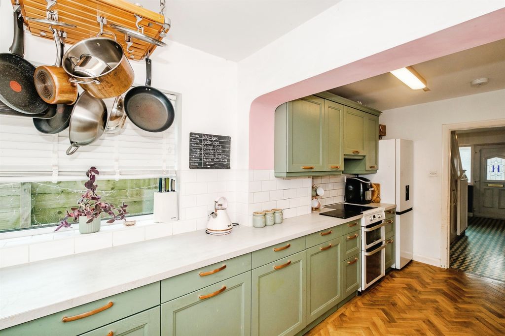 Property photo 3 of 16