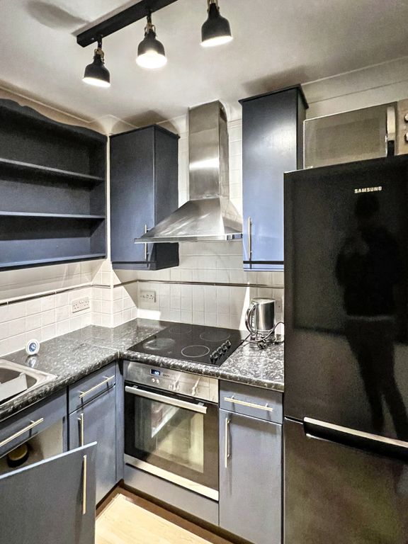 Property photo 3 of 11 Kitchen 2.Jpeg