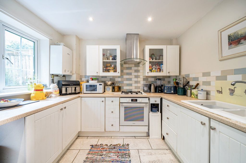 Property photo 2 of 19 Kitchen
