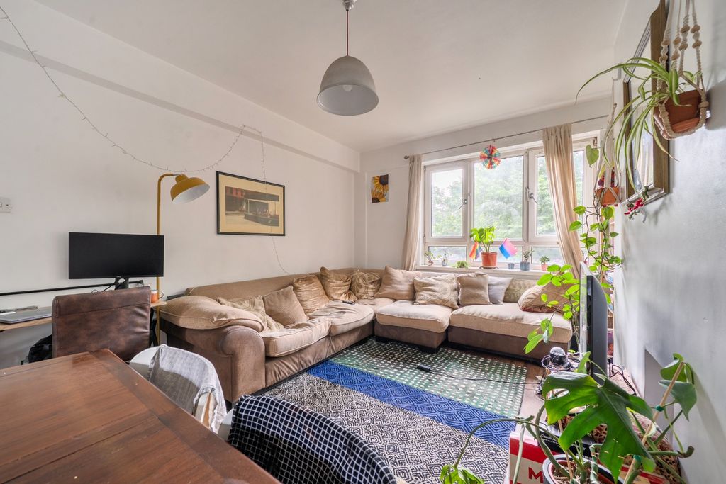 Property photo 2 of 15 5199901