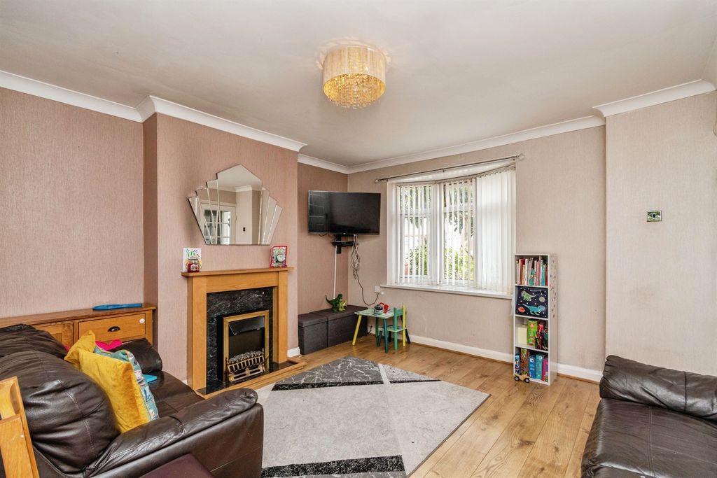 Property photo 3 of 14